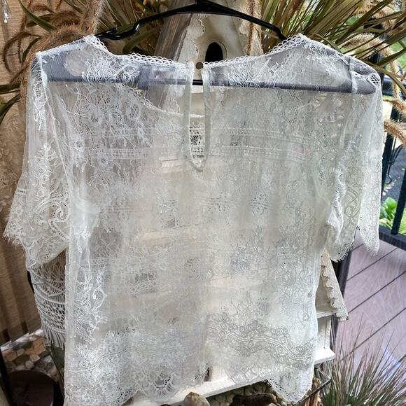 NWOT White House Black Market LACE OVERLAY TOP S - Picture 6 of 7